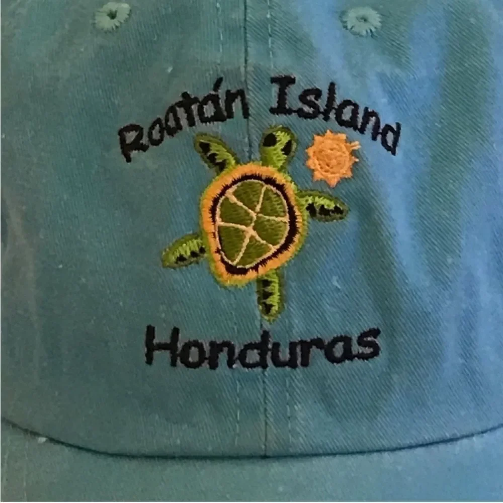 Royal Resortwear NWT Roatan Island Honduras Blue Baseball Hat